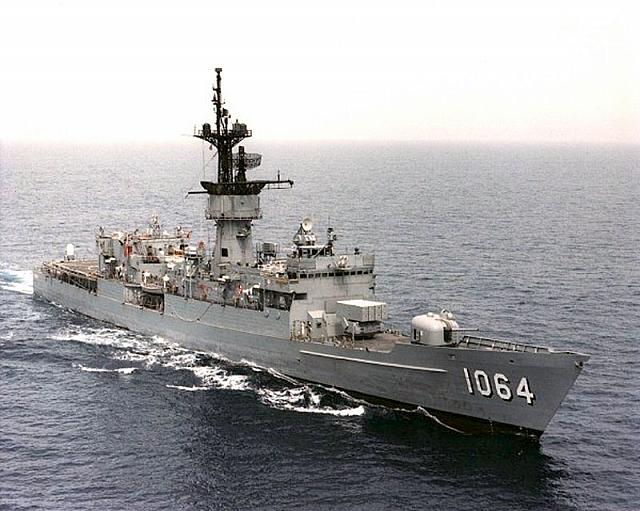 USS_Lockwood_FF_1064