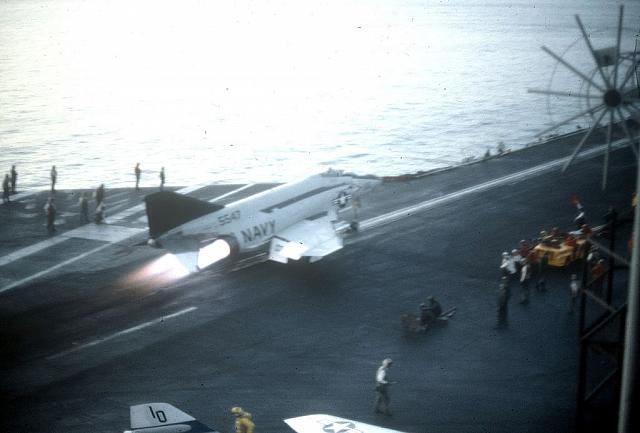 F_4_from_vultures_row