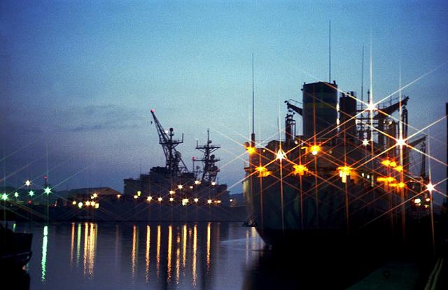 ships in yokosuka002_1.jpg