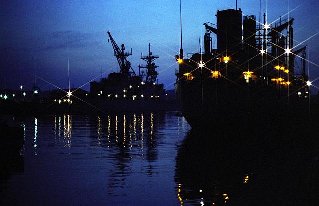 ships in yokosuka01_1.jpg
