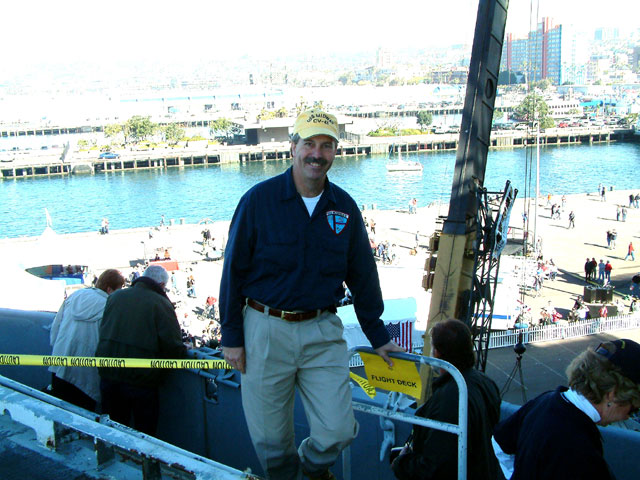 Bob_manning_the_ladder