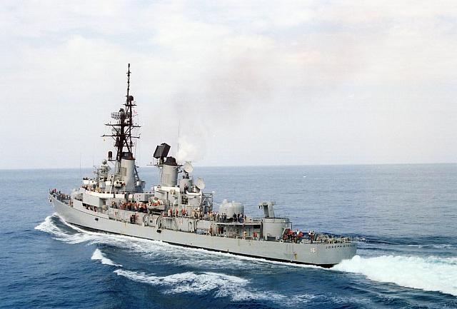 USS_Jospeh_Strauss_DDG-16_3
