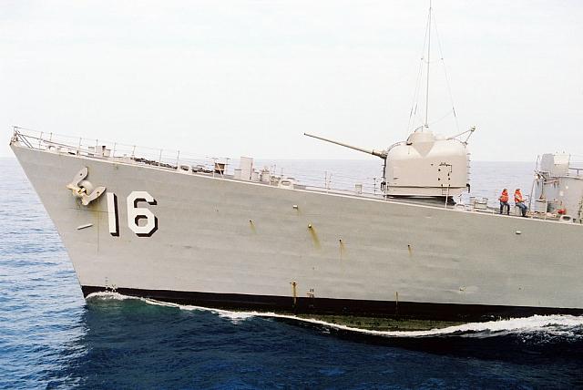 USS_Jospeh_Strauss_DDG-16_8