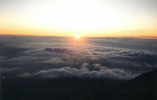 SUN_RISE_FROM_MT_FUJI