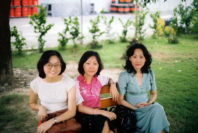 Ladies_of_Singapore_1978