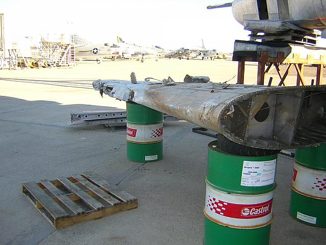SBD Daunlass Left Wing