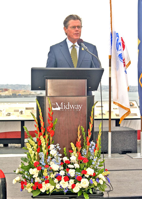 Midway CEO Mac McLaughlin @ podium [5-23-09] - photo by Clint Griffin