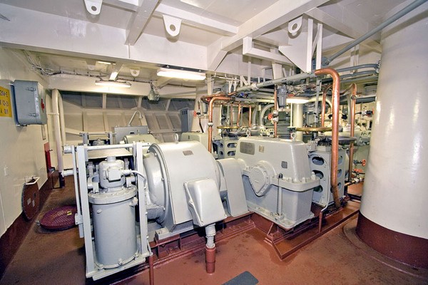 005 - Motor in Windlass Room [3-04-09] - Clint Griffin