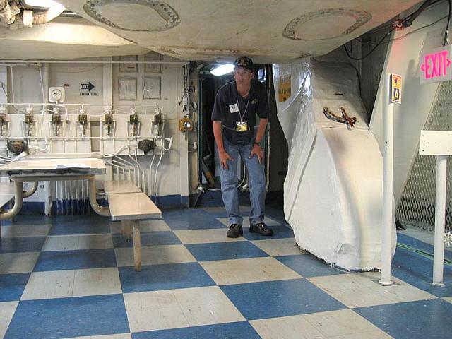 mess_deck_02
